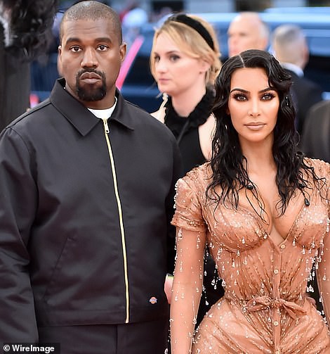 Biết nhà Kardashian giàu nhưng ai ngờ giàu đến độ này: Thầu hẳn khu đất khổng lồ xây 6 biệt thự trăm tỷ chỉ vì 1 lý do đơn giản - Ảnh 2.