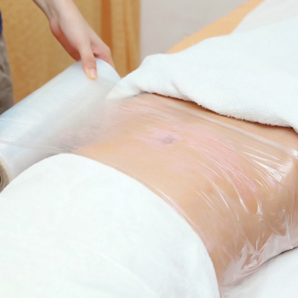 Trào lưu giảm cân bằng cách quấn ni lông có đem lại hiệu quả như lời đồn? - Ảnh 2. Trào lưu giảm cân bằng cách quấn ni lông có đem lại hiệu quả như lời đồn? - Ảnh 2.