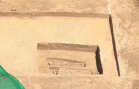 Phát hiện mộ cổ trong trường đại học danh tiếng Trung Quốc, nhìn thấy được cả hài cốt - Ảnh 2.