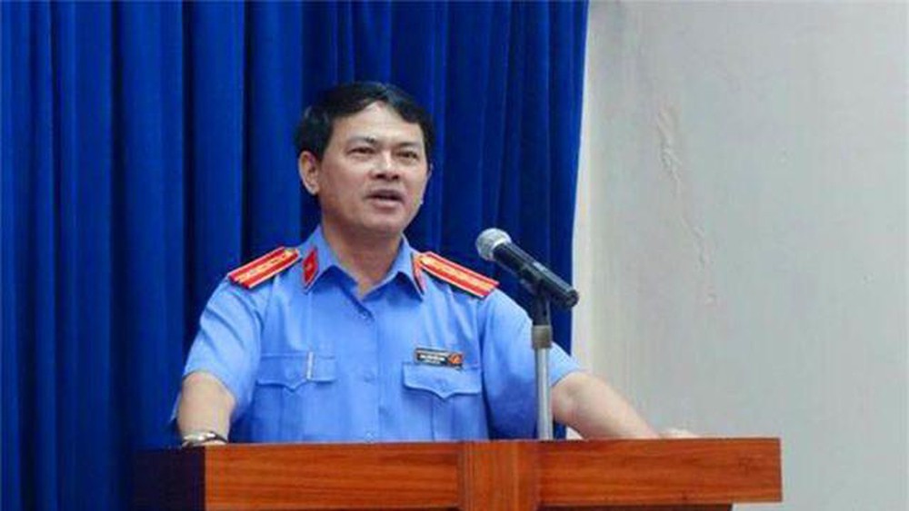 Ông Nguyễn Hữu Linh khai tên giả vì sợ mất danh dự vụ dâm ô bé gái trong thang máy - Ảnh 2.