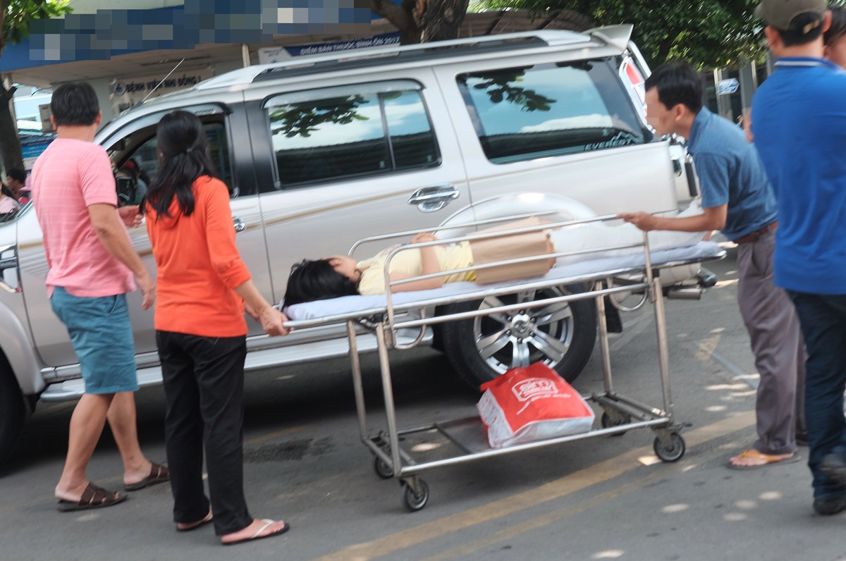 Bé gái 3 năm không tăng cân, suy kiệt vì khối u não nhưng gia đình không đưa đi khám vì nghĩ... ham chơi - Ảnh 2. Bé gái 3 năm không tăng cân, suy kiệt vì khối u não nhưng gia đình không đưa đi khám vì nghĩ... ham chơi - Ảnh 2.