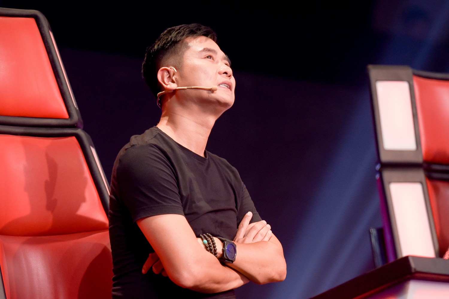 The Voice: Hồ Hoài Anh ăn hàng tá "gạch đá" vì nghi án thiên vị cô gái xinh đẹp, có chút tiếng tăm này - Ảnh 1. The Voice: Hồ Hoài Anh ăn hàng tá "gạch đá" vì nghi án thiên vị cô gái xinh đẹp, có chút tiếng tăm này - Ảnh 1.