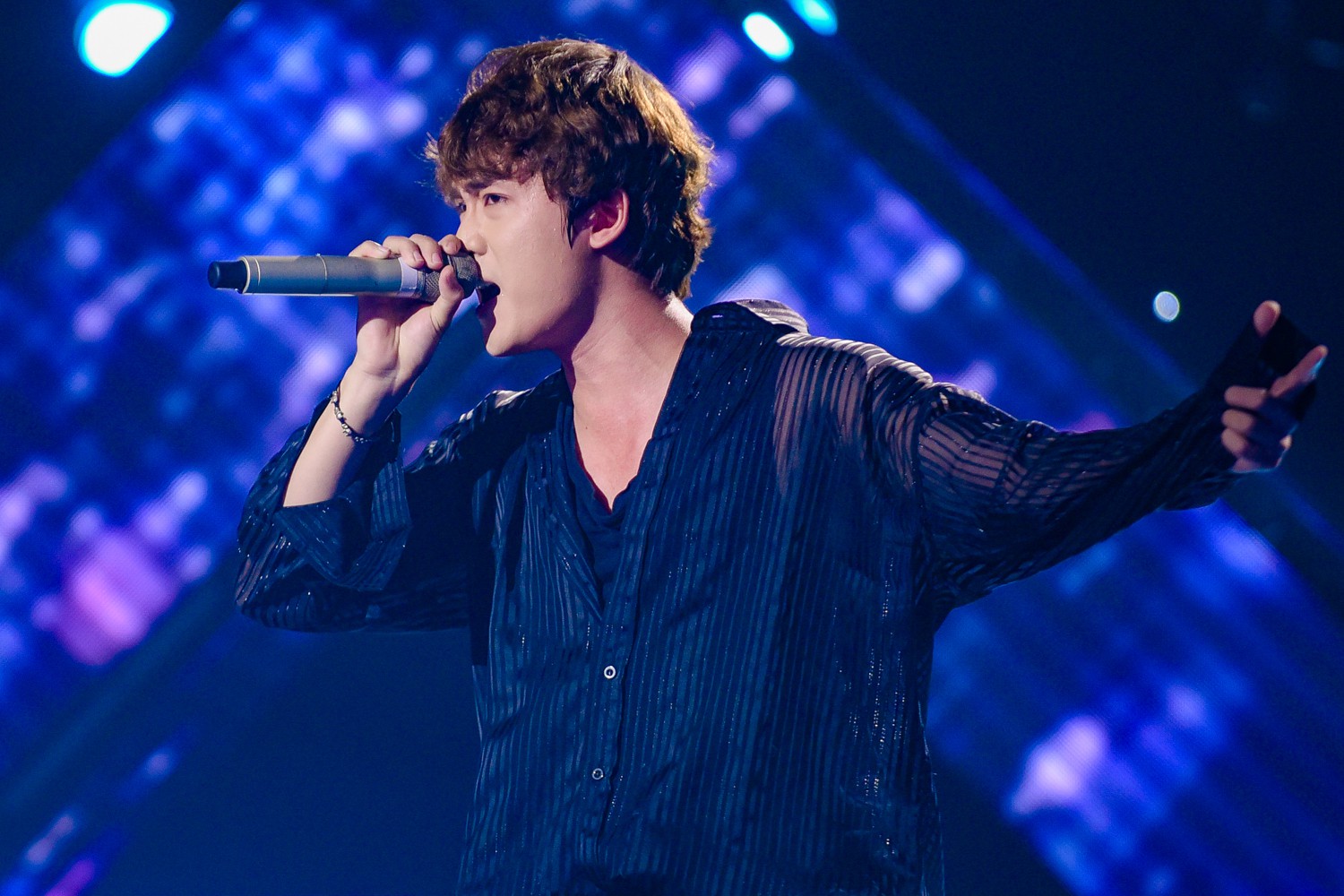 The Voice: Hồ Hoài Anh ăn hàng tá "gạch đá" vì nghi án thiên vị cô gái xinh đẹp, có chút tiếng tăm này - Ảnh 9. The Voice: Hồ Hoài Anh ăn hàng tá "gạch đá" vì nghi án thiên vị cô gái xinh đẹp, có chút tiếng tăm này - Ảnh 9.