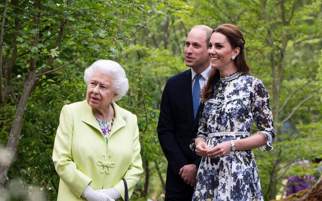 Tiết lộ mới gây sốc về thừa kế ngai vàng nước Anh: Công nương Kate đánh bật mẹ chồng Camilla chuẩn bị lên ngôi Hoàng hậu - Ảnh 3.