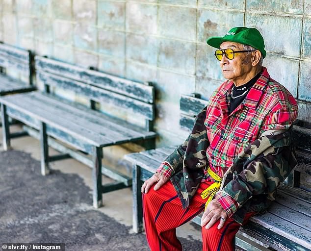 Được cháu trai hậu thuẫn, ông giáo 84 tuổi trở thành ngôi sao thời trang với biệt danh &quot;cụ ông sành điệu&quot; nhất Nhật Bản, đốn tim hàng trăm ngàn người - Ảnh 3.