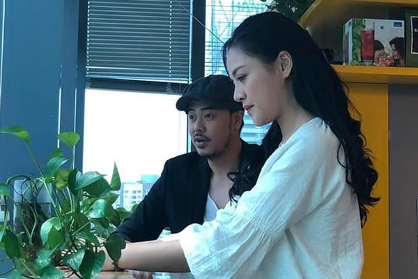 Hot: "Về nhà đi con" lộ clip Thư thân thiết với... bố Bảo, Vũ sắp sửa nổi cơn ghen? - Ảnh 4. Hot: "Về nhà đi con" lộ clip Thư thân thiết với... bố Bảo, Vũ sắp sửa nổi cơn ghen? - Ảnh 4.