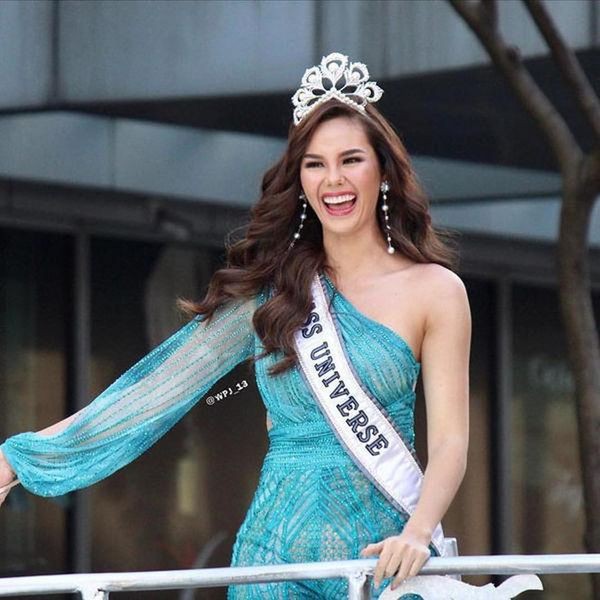 Hoa hậu Catriona Gray đội vương miệng fake trong đêm chung kết HH Hoàn vũ Philippines với lý do dở khóc dở cười - Ảnh 5.
