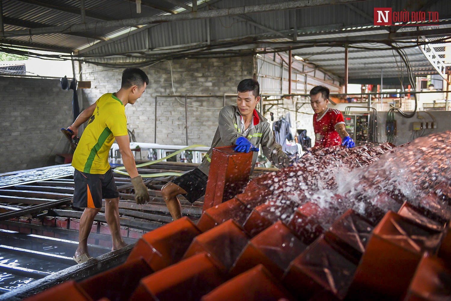 Nghề &quot;độc&quot; đất vải Lục Ngạn: Biến nước thành &quot;vàng&quot;, thu hàng tỷ đồng - Ảnh 8.