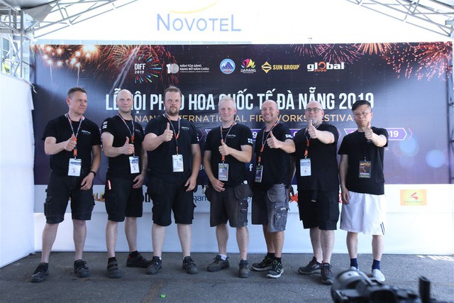 Lễ hội pháo hoa quốc tế Đà Nẵng 2019: Phần Lần kể chuyện anh hùng, Ý dạt dào cảm xúc - Ảnh 1. Lễ hội pháo hoa quốc tế Đà Nẵng 2019: Phần Lần kể chuyện anh hùng, Ý dạt dào cảm xúc - Ảnh 1.