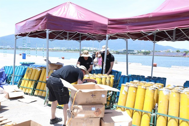 Lễ hội pháo hoa quốc tế Đà Nẵng 2019: Phần Lần kể chuyện anh hùng, Ý dạt dào cảm xúc - Ảnh 3. Lễ hội pháo hoa quốc tế Đà Nẵng 2019: Phần Lần kể chuyện anh hùng, Ý dạt dào cảm xúc - Ảnh 3.