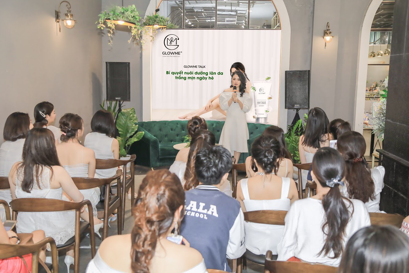 Học hỏi kinh nghiệm nuôi dưỡng làn da trắng mịn ngày hè từ Hoa hậu Trương Tri Trúc Diễm - Ảnh 2. Học hỏi kinh nghiệm nuôi dưỡng làn da trắng mịn ngày hè từ Hoa hậu Trương Tri Trúc Diễm - Ảnh 2.