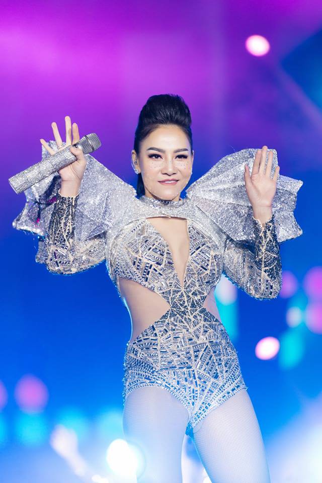 Trước khi &quot;nói móc&quot; Thu Minh về danh xưng Diva, Tùng Dương từng &quot;chị chị em em&quot; thân thiết, còn ca ngợi thế này cơ!  - Ảnh 3.