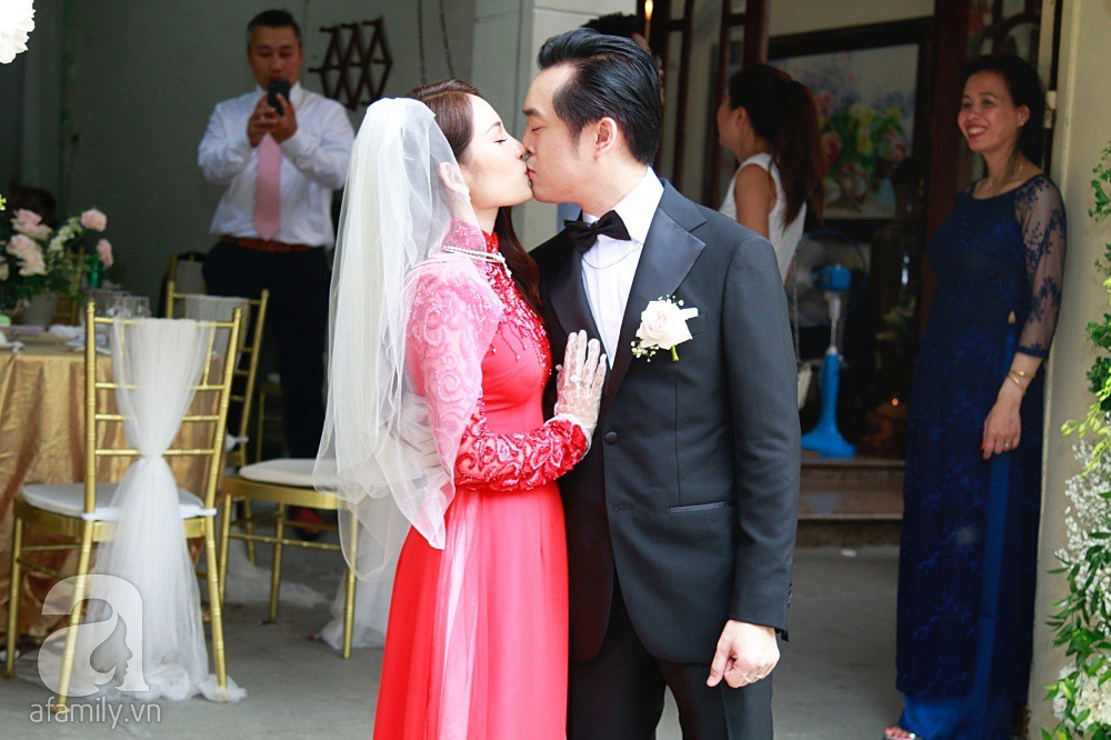 Cô dâu Sara Lưu thay áo dài đỏ làm lộ thêm vòng hai căng tròn, rộ nghi án bầu bí - Ảnh 5.