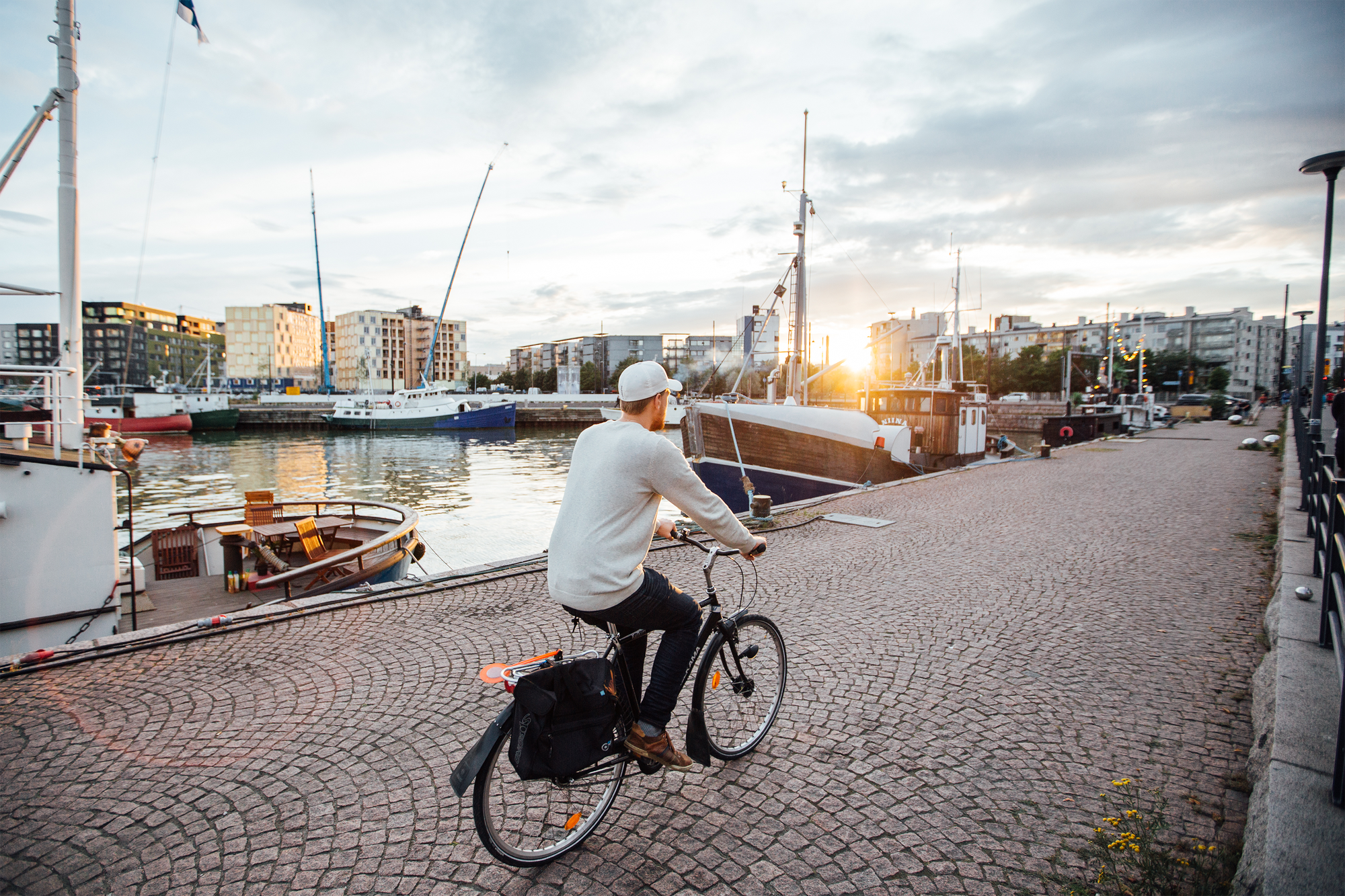 finland_helsinki_people_boats_highres_by_juliakivela__mg_0747