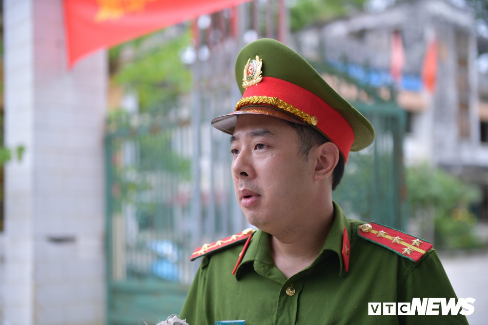 Đại úy công an hộ tống nữ sinh Hà Giang kịp giờ thi: Lúc tôi đến nhà, thí sinh còn đang ngủ - Ảnh 1.