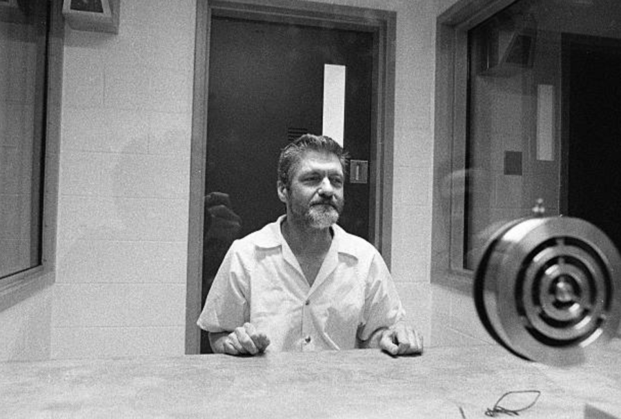 Ted Kaczynski: Làm thế nào một thần đồng toán học trẻ em trở thành kẻ giết người hàng loạt - Ảnh 1.