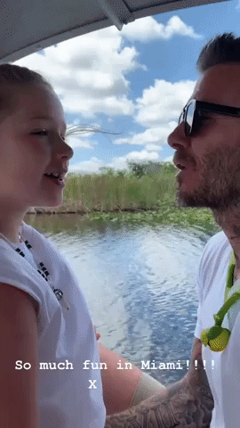 Gia đình David Beckham khoe ảnh đi nghỉ dưỡng đáng ghen tị, nụ hôn môi của Harper và bố gây chú ý lớn - Ảnh 1. Gia đình David Beckham khoe ảnh đi nghỉ dưỡng đáng ghen tị, nụ hôn môi của Harper và bố gây chú ý lớn - Ảnh 1.