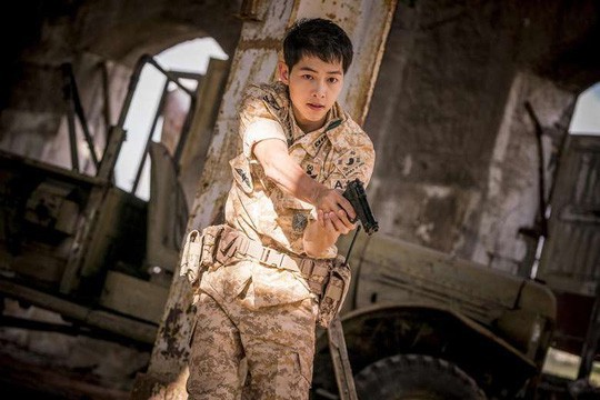 Khi 2 quý ông &quot;đã vợ&quot; Jang Dong Gun và Song Joong Ki đại chiến: Thành công từ sự nghiệp đến &quot;tội đồ&quot; cướp đi quốc bảo xứ Hàn! - Ảnh 6.