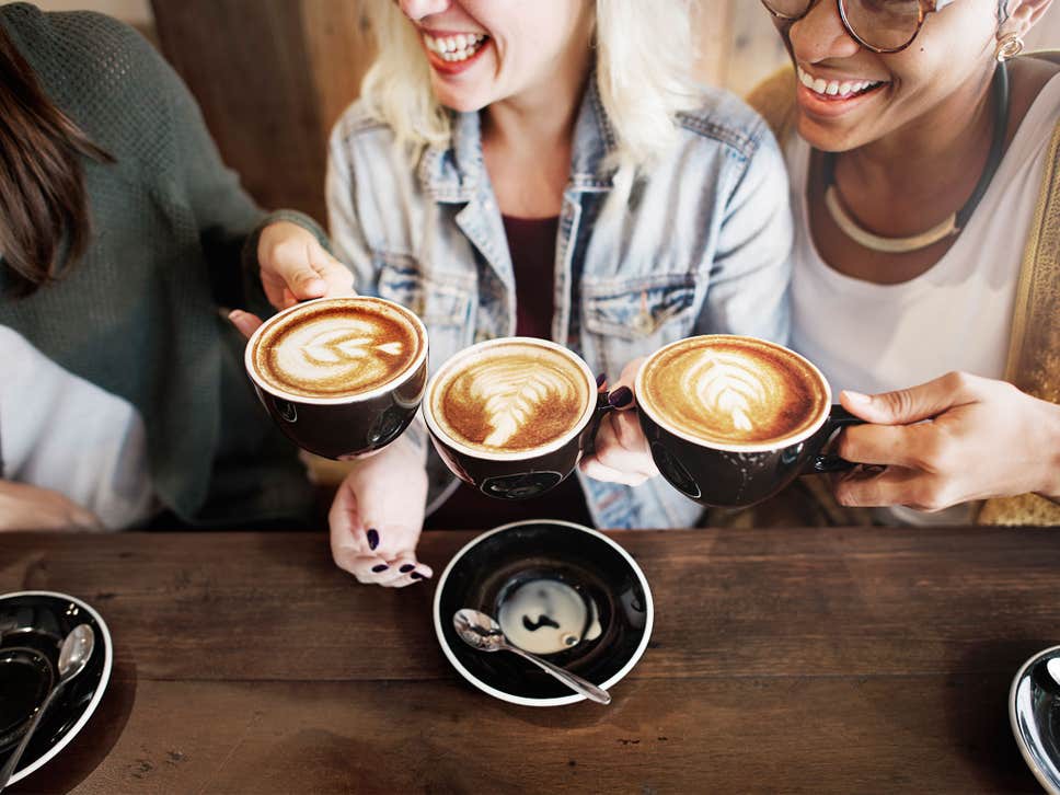 Nghiên cứu mới khiến hội &quot;ghiền cà phê&quot; thỏa mãn: Cà phê an toàn với hệ tim mạch cho dù có uống đến 25 cốc mỗi ngày - Ảnh 1.