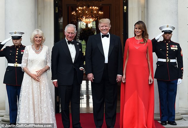 Trước hành động lảng tránh, &quot;thô lỗ&quot; của Hoàng tử Harry, Tổng thống Trump lần đầu lên tiếng về vợ chồng nhà Meghan Markle chỉ gói gọn trong MỘT TỪ - Ảnh 5.