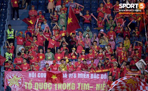 [King's Cup 2019] Việt Nam vs Thái Lan: Bóng dội cột khung thành của Văn Lâm - Ảnh 31.