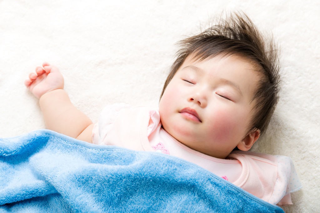 4 kiểu ngủ ảnh hưởng rất lớn đến ngoại hình và IQ của trẻ, cha mẹ cần sửa cho con ngay - Ảnh 4.