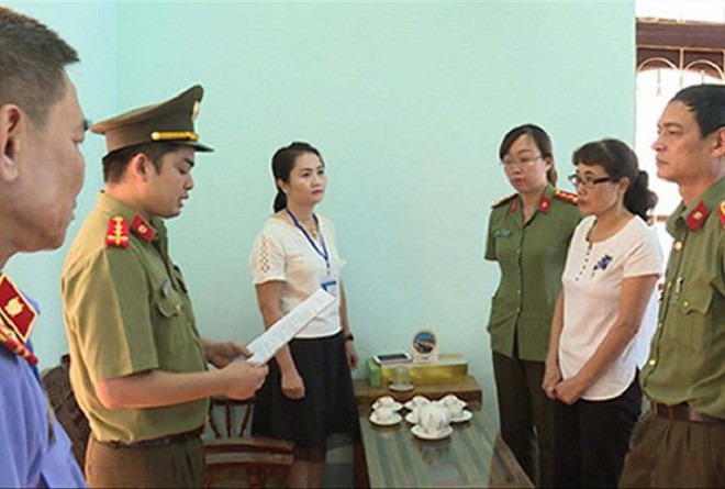Gian lận thi ở Sơn La: 11 thí sinh được nâng điểm khai gì? - Ảnh 1. Gian lận thi ở Sơn La: 11 thí sinh được nâng điểm khai gì? - Ảnh 1.