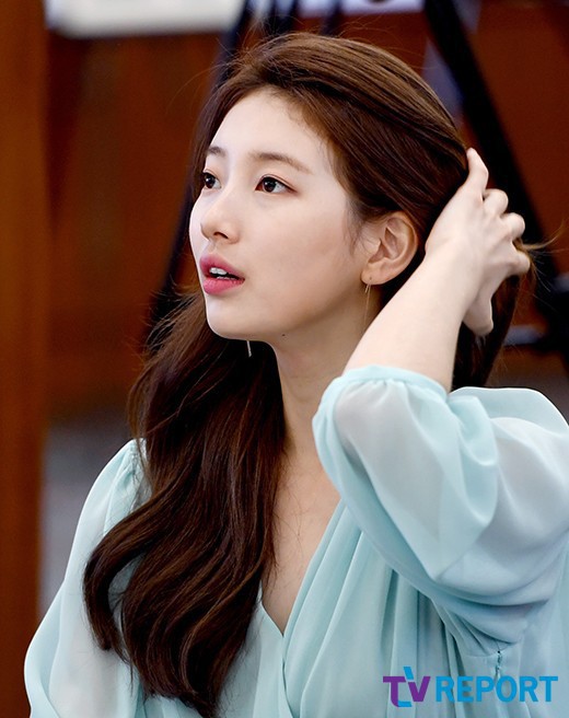 Màn đụng hàng chan chát giữa 2 nàng bạn gái cũ Lee Min Ho: Suzy xinh lắm nhưng quá "khiêm tốn" so với Park Min Young - Ảnh 3. Màn đụng hàng chan chát giữa 2 nàng bạn gái cũ Lee Min Ho: Suzy xinh lắm nhưng quá "khiêm tốn" so với Park Min Young - Ảnh 3.