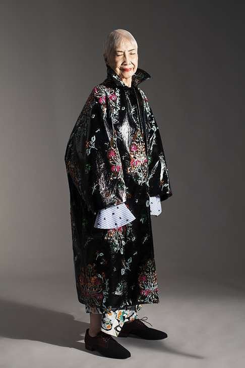 Cụ bà gần 100 tuổi làm mẫu ‘nổi như cồn’ trong làng thời trang Hong Kong - Ảnh 10.