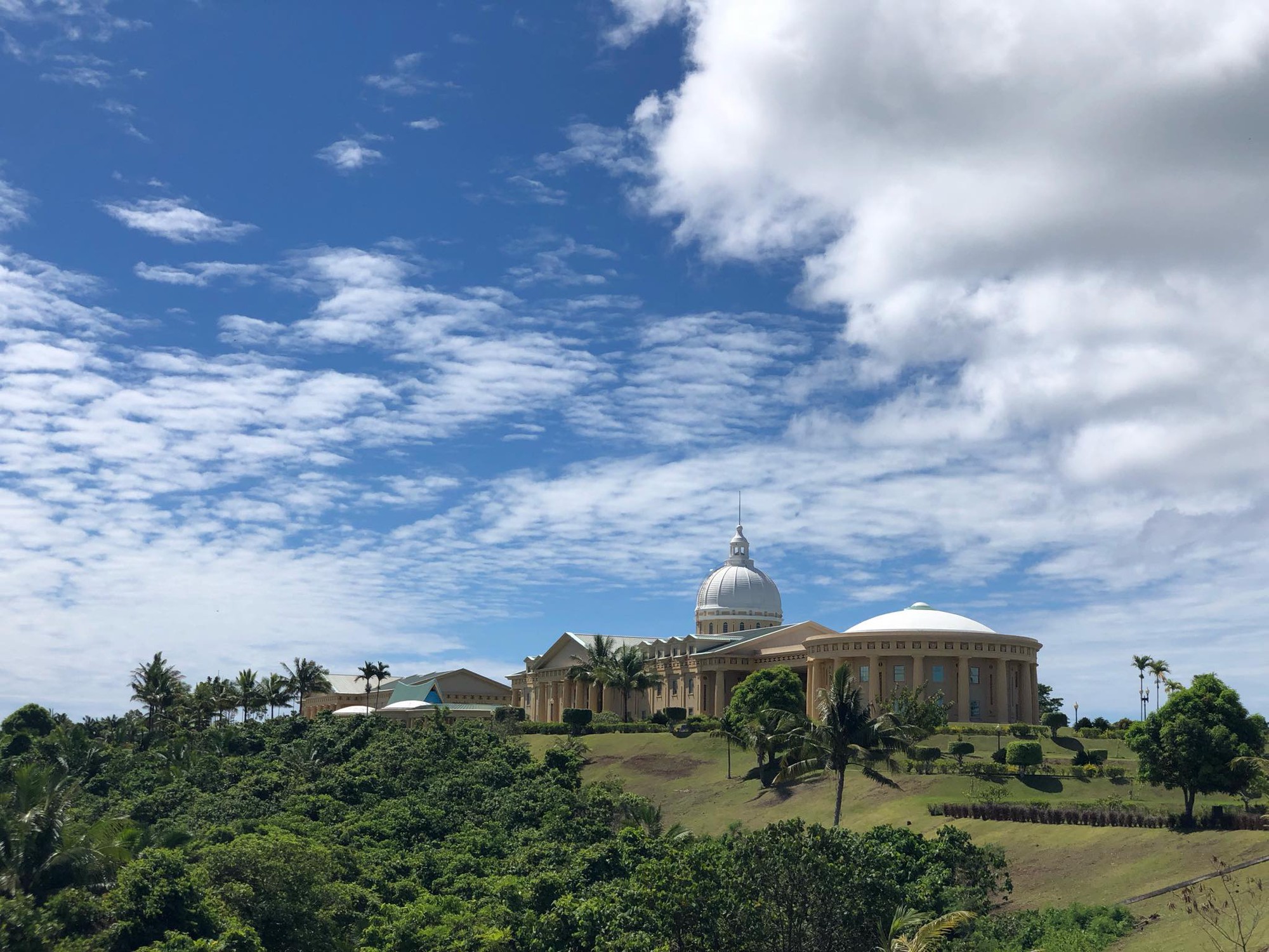 Du lịch thiên đường lặn biển Palau cùng gia đình con nhỏ 14 tháng, chồng lái trực thăng đưa vợ đi chơi - Ảnh 9.