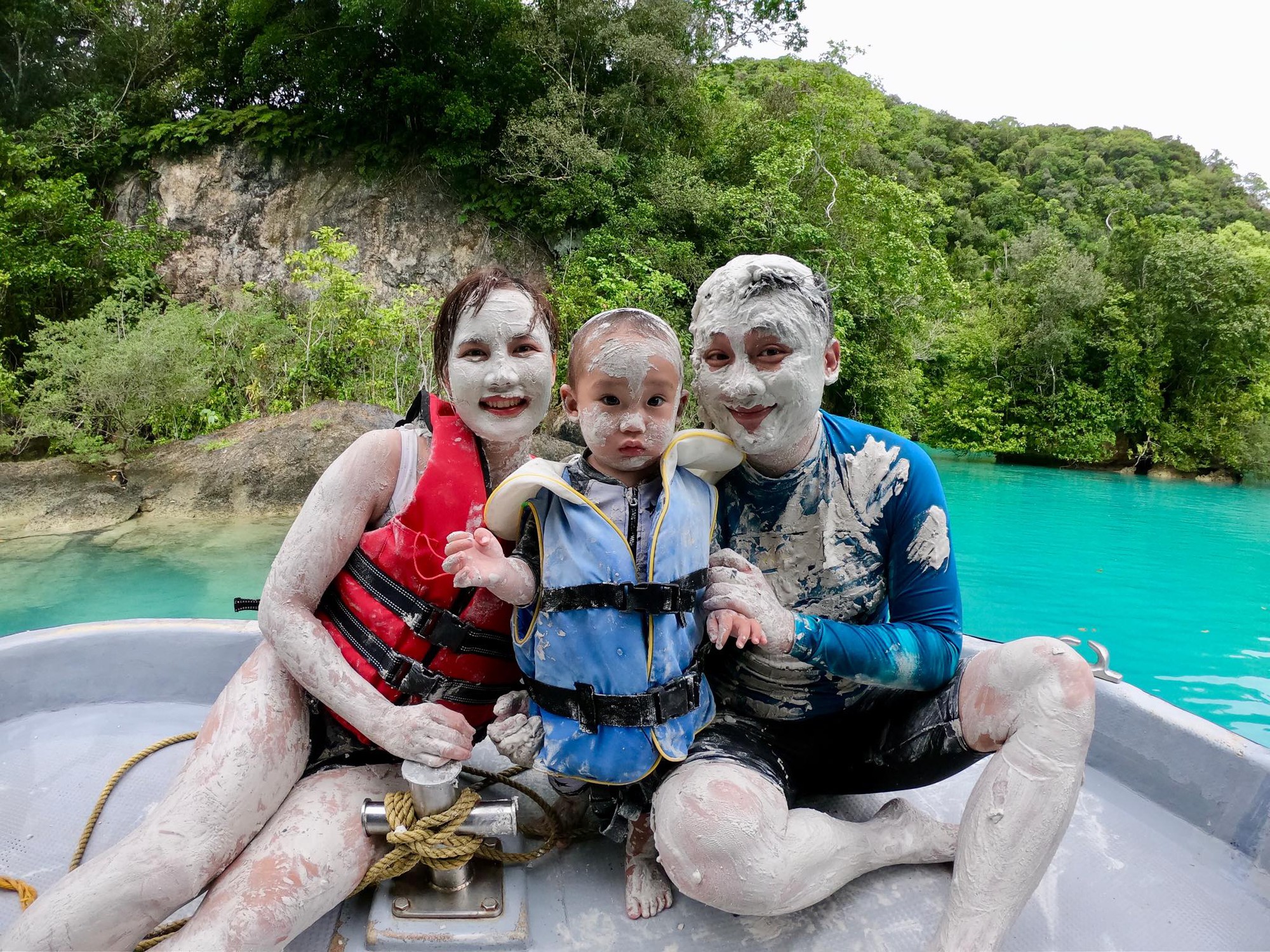 Du lịch thiên đường lặn biển Palau cùng gia đình con nhỏ 14 tháng, chồng lái trực thăng đưa vợ đi chơi - Ảnh 15.