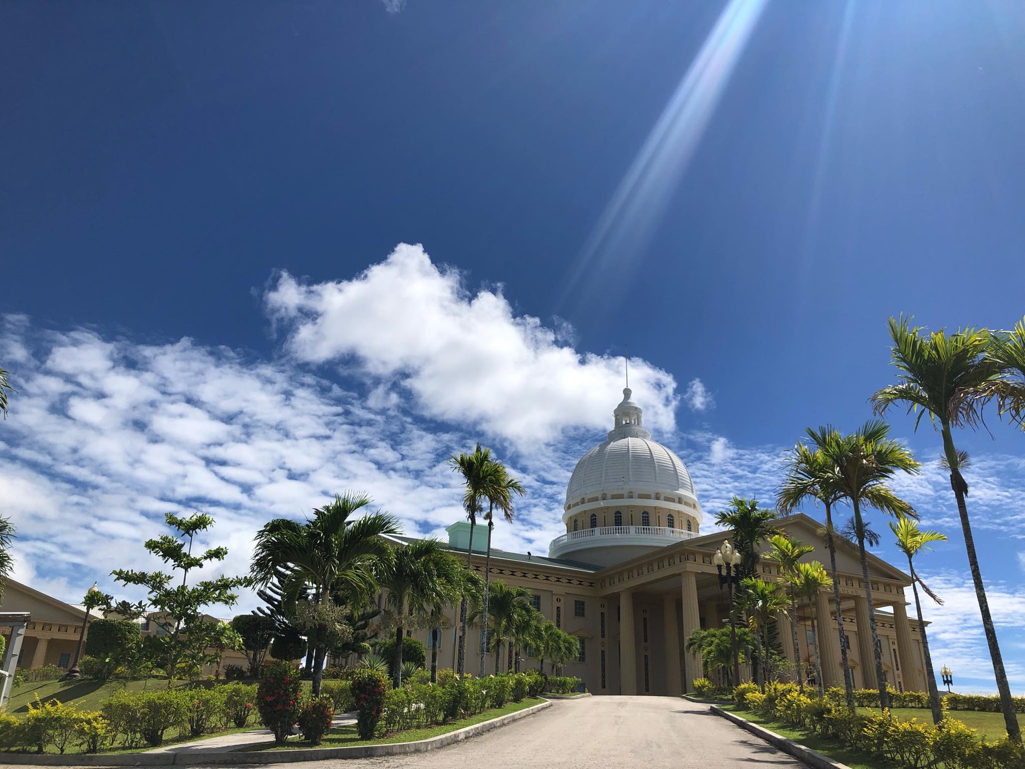 Du lịch thiên đường lặn biển Palau cùng gia đình con nhỏ 14 tháng, chồng lái trực thăng đưa vợ đi chơi - Ảnh 10.