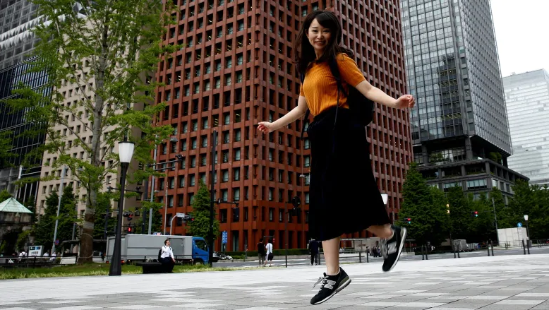 Phong trào #KuToo: Đôi chân rớm máu vì giày cao gót và lời kêu cứu của phụ nữ Nhật Bản chốn công sở  - Ảnh 5.