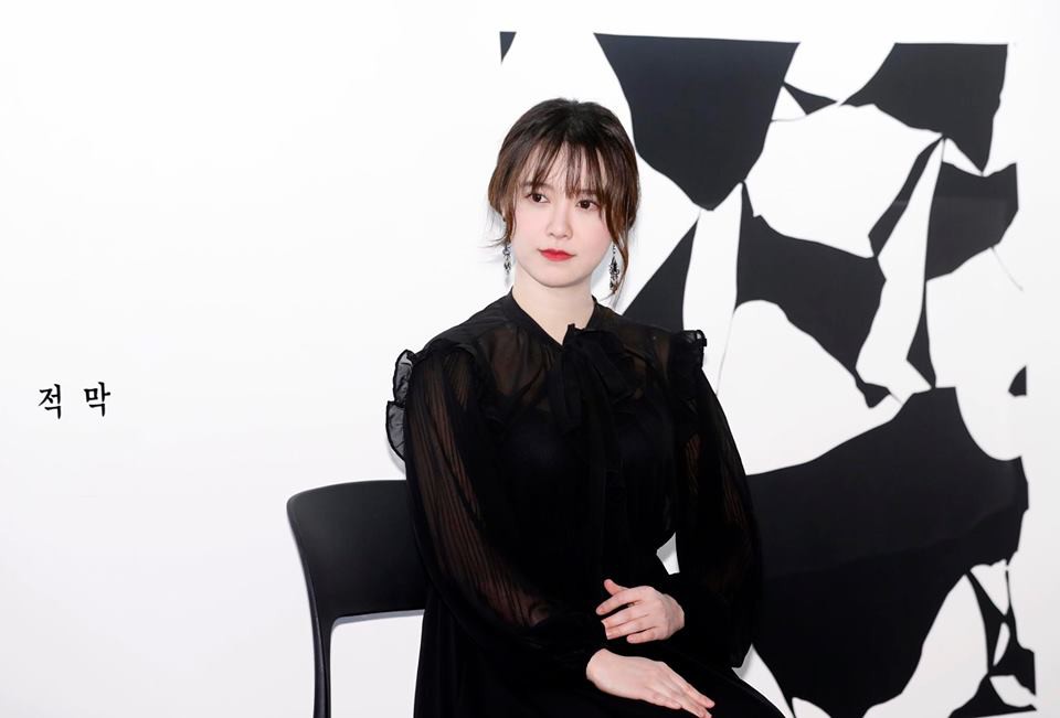 &quot;Nàng Cỏ&quot; Goo Hye Sun bị nghi đang mang thai khi diện váy đen, tay ôm khư khư bụng sau khi làm rõ tin đồn ly hôn với chồng trẻ  - Ảnh 3.