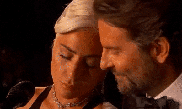 Tình yêu không có lỗi, lỗi ở ánh mắt Lady Gaga trao Bradley Cooper trong A Star Is Born quá đỗi "gian tình" - Ảnh 2. Tình yêu không có lỗi, lỗi ở ánh mắt Lady Gaga trao Bradley Cooper trong A Star Is Born quá đỗi "gian tình" - Ảnh 2.
