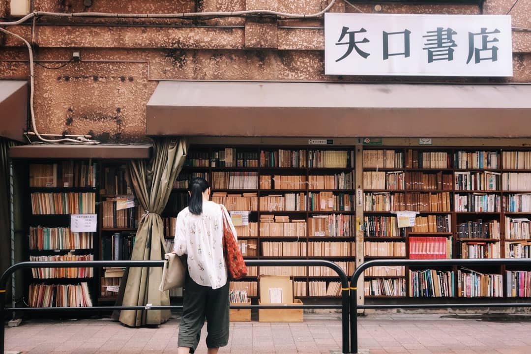 Ít ai biết giữa lòng Tokyo hoa lệ vẫn có một thư viện kiểu &quot;một nghìn chín trăm hồi đó&quot; đẹp như phim điện ảnh - Ảnh 10.
