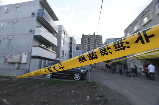 Thêm một bé gái 2 tuổi chết tức tưởi với những dấu vết kinh hoàng trên cơ thể, khiến dư luận Nhật Bản sục sôi và phẫn uất - Ảnh 1.