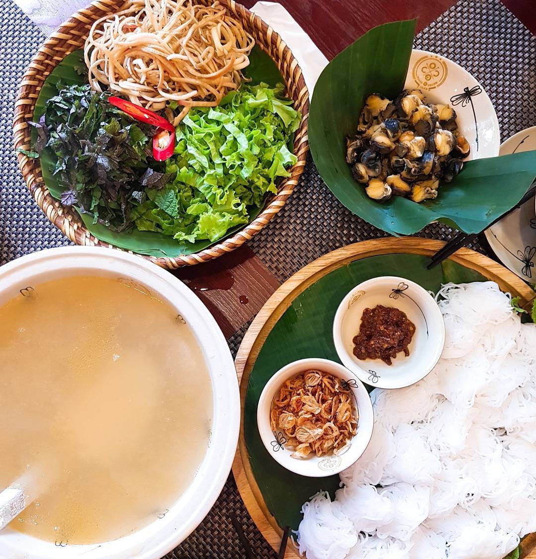 Món ăn ngon mùa hè ở Hà Nội: Bún ốc nguội - Ảnh 1.