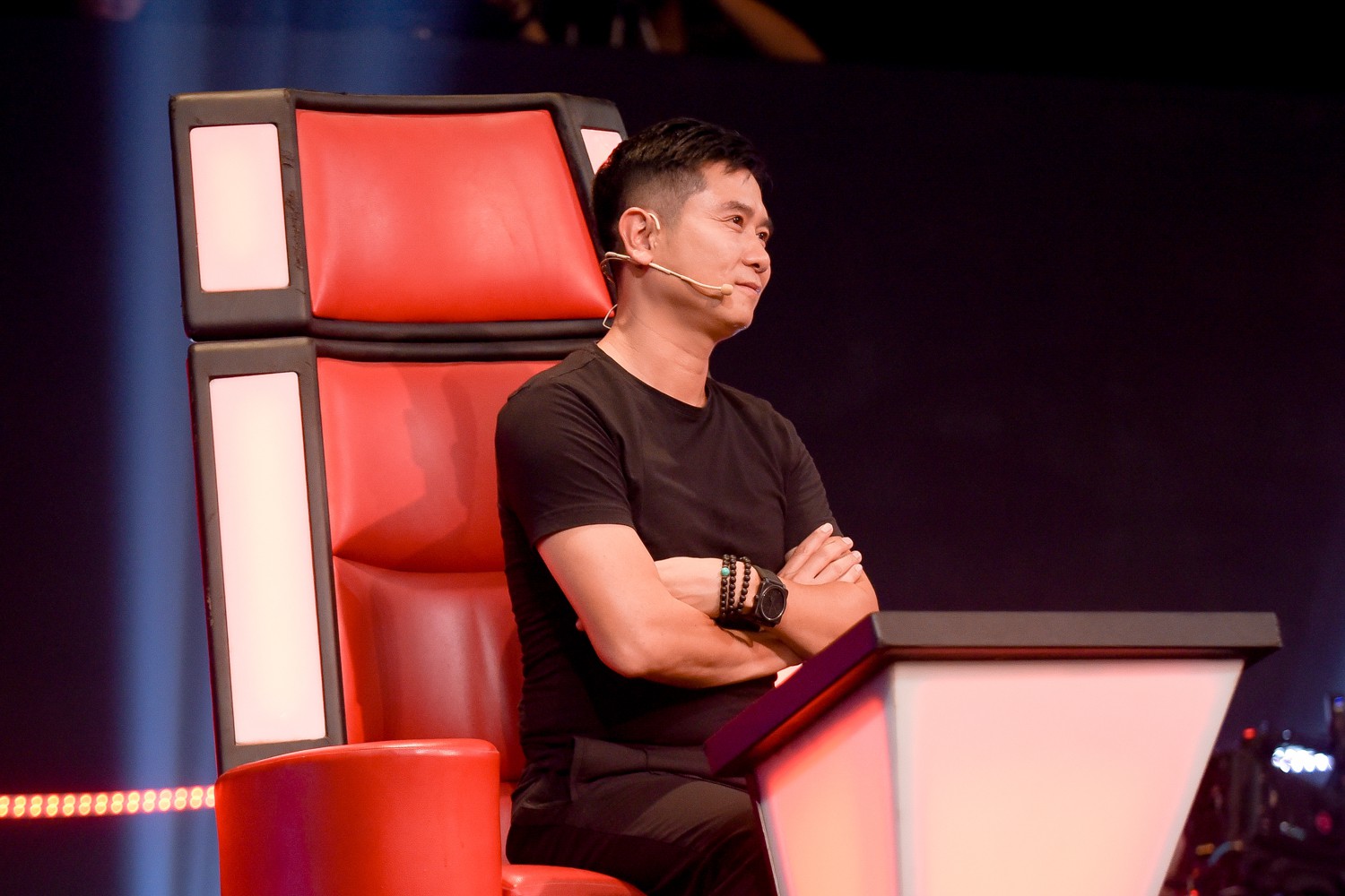 The Voice: Khán giả rối não với chiêu trò của Hồ Hoài Anh, Thanh Hà bật khóc trên ghế nóng  - Ảnh 1.