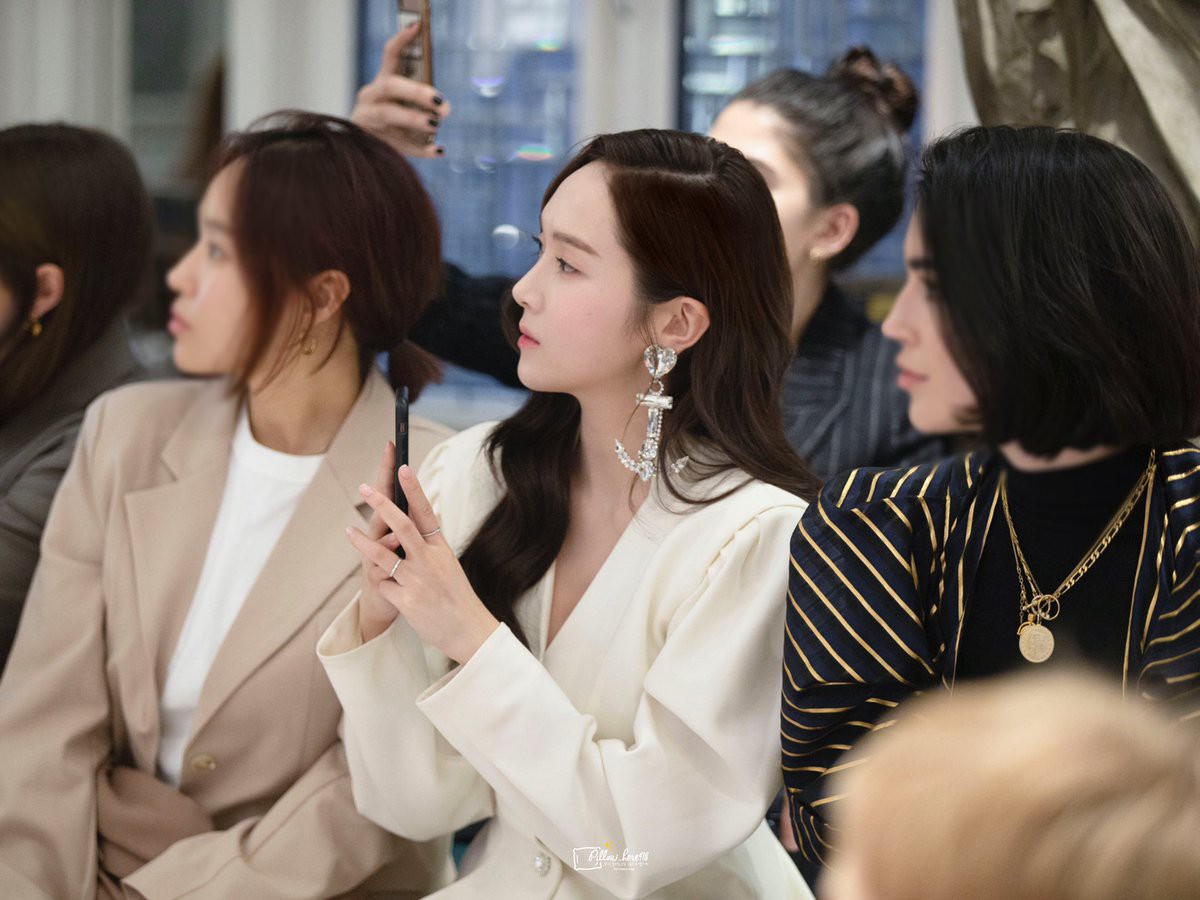 Cùng 1 chiếc áo: Lưu Diệc Phi khí chất như công nương hoàng gia, tới Jessica lại khác biệt hoàn toàn - Ảnh 5. Cùng 1 chiếc áo: Lưu Diệc Phi khí chất như công nương hoàng gia, tới Jessica lại khác biệt hoàn toàn - Ảnh 5.