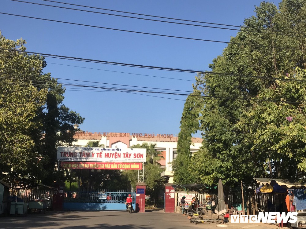 Bác sĩ đánh nhân viên điều dưỡng Trung tâm Y tế huyện ở Bình Định nhập viện - Ảnh 2.