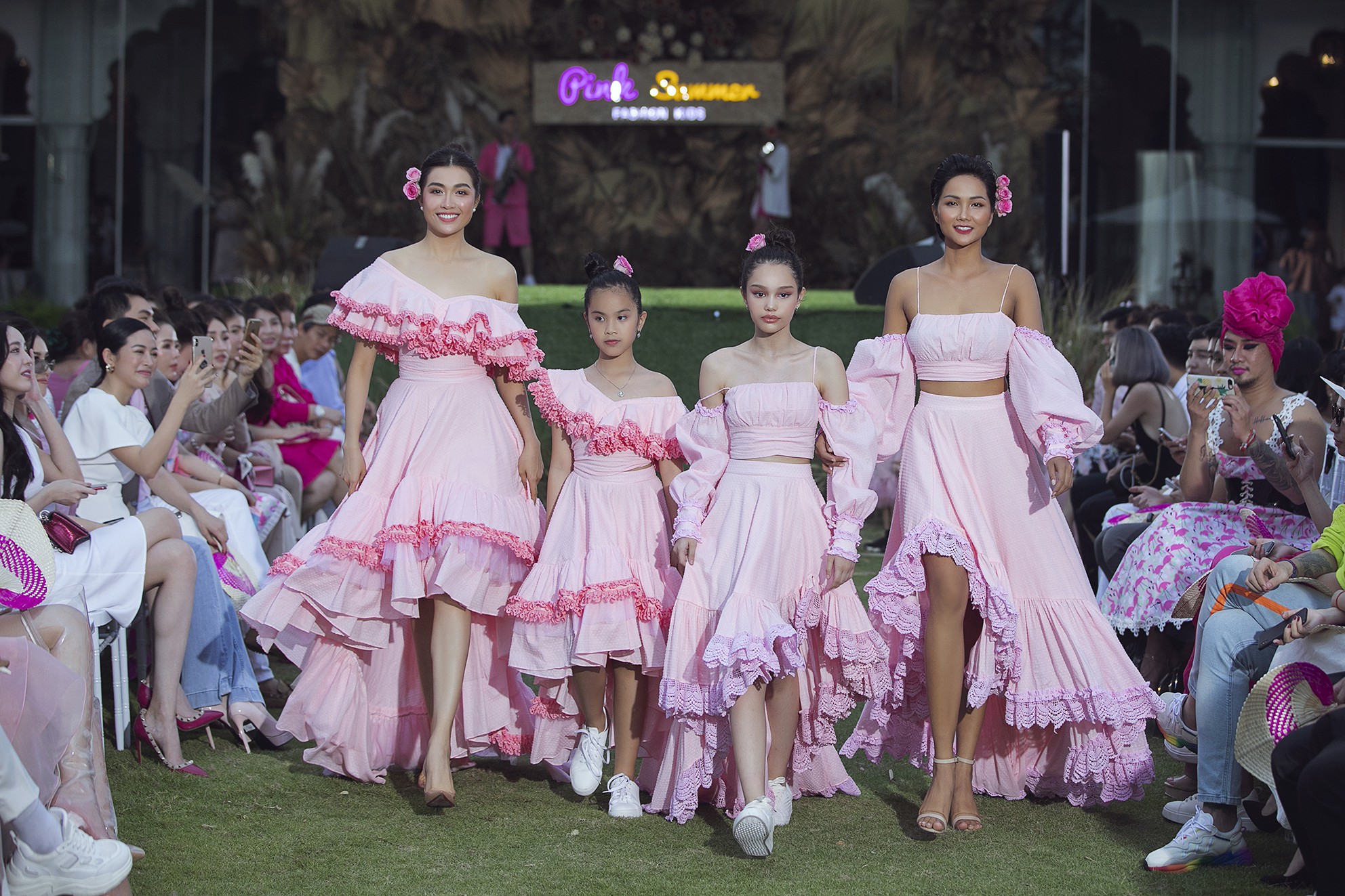 Copy of 269PINK SUMMER foto KIENGCAN Copy of 269PINK SUMMER foto KIENGCAN
