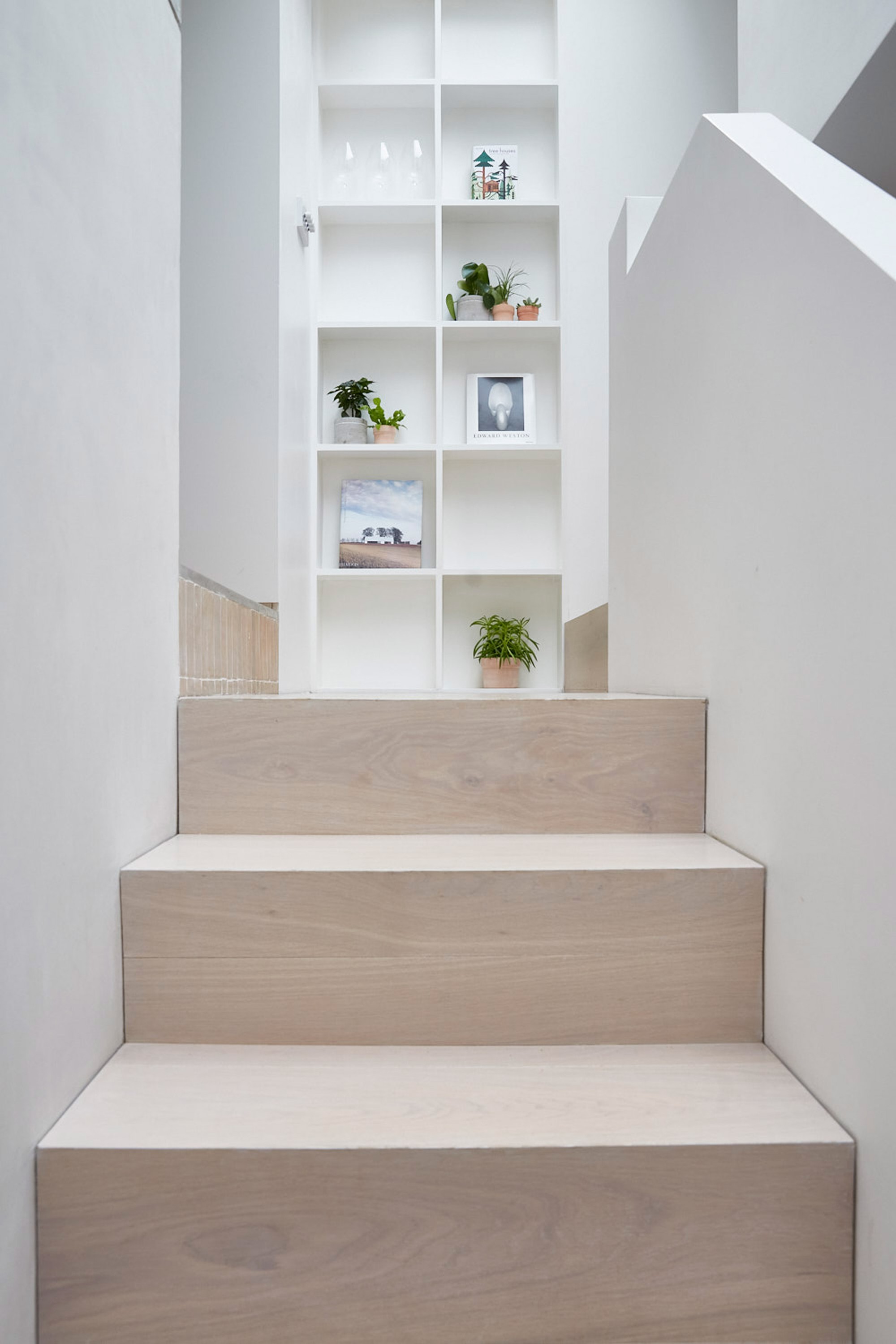 hackney-mews-hutch-design-london-architecture-_dezeen_2364_col_8