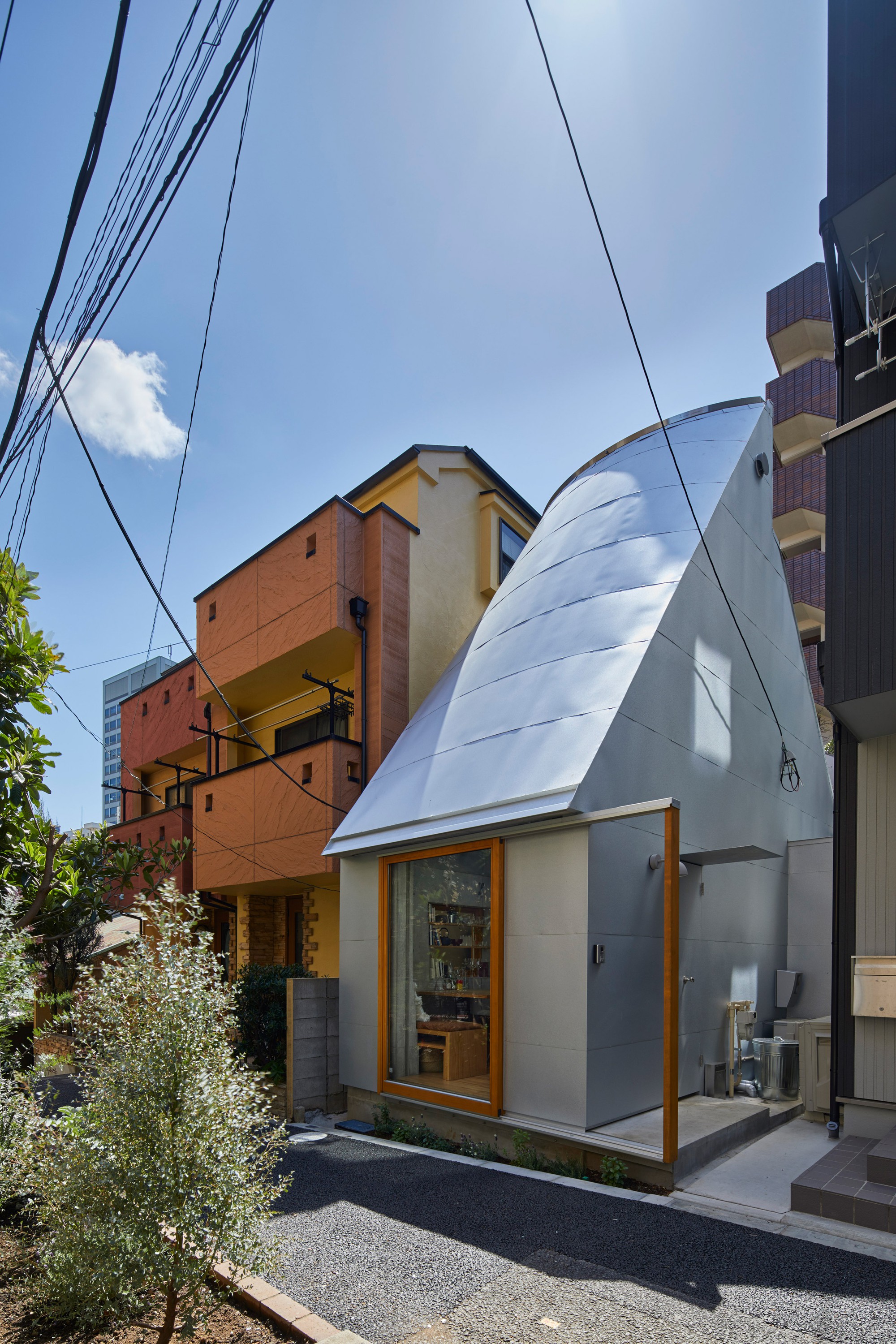 love2-love-2-house-takeshi-hosaka-tokyo-japan_dezeen_2364_col_0