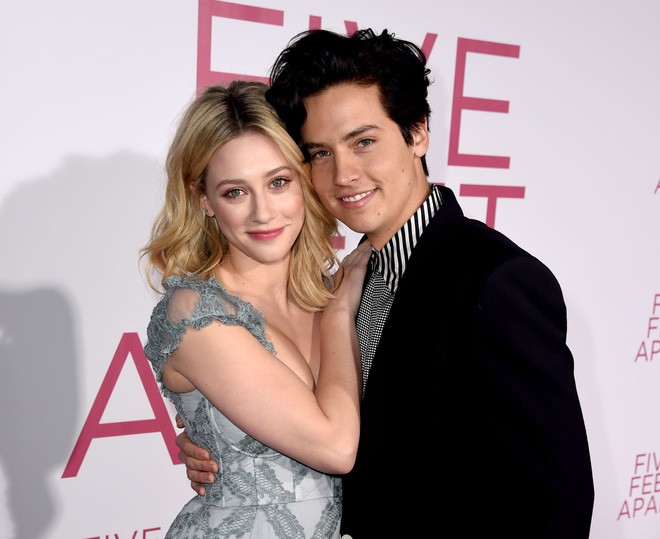 lili-reinhart-and-cole-sprouse-arrive-at-the-premiere-of-news-photo-1134439686-1552060063-15638452338891957449089