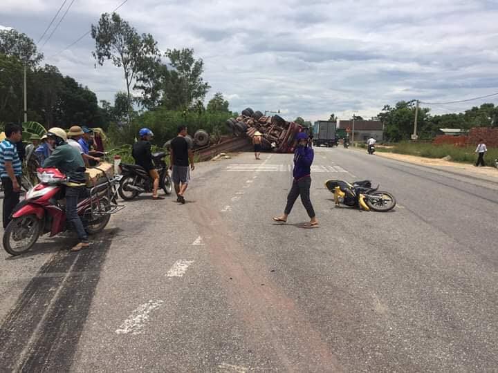 Cô giáo tử vong thương tâm sau vụ va chạm với xe đầu kéo - Ảnh 1.