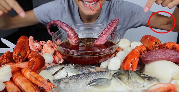 Nghi án nữ YouTuber bị bạo hành nghiêm trọng, phải lén cầu cứu trên chính video Mukbang của mình đang lan truyền khắp mạng xã hội - Ảnh 6.