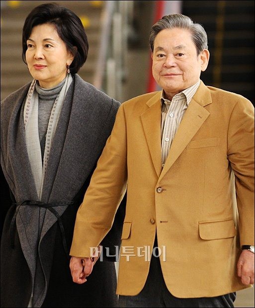 Phu nhân cựu chủ tịch Samsung: Ái nữ tờ báo danh tiếng lui về làm hậu phương vững chắc cho chồng, nữ chủ nhân thật sự của của Samsung - Ảnh 7.