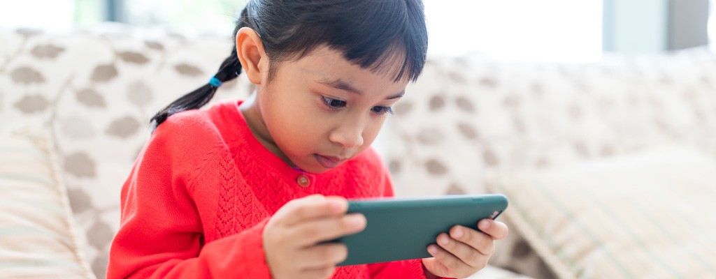 TabletCarousel-Setting-Boundaries-For-Tech-Addicted-Kids-And-Parents