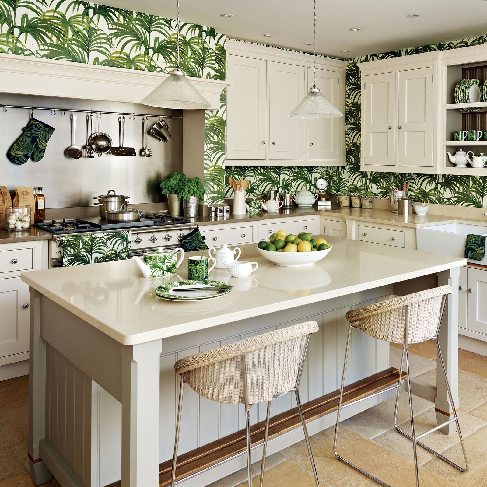 Лучшие идеи кухни. Интерьер кухни. Кухня в тропическом стиле. Красивый интерьер кухни. Красивая зеленая кухня.